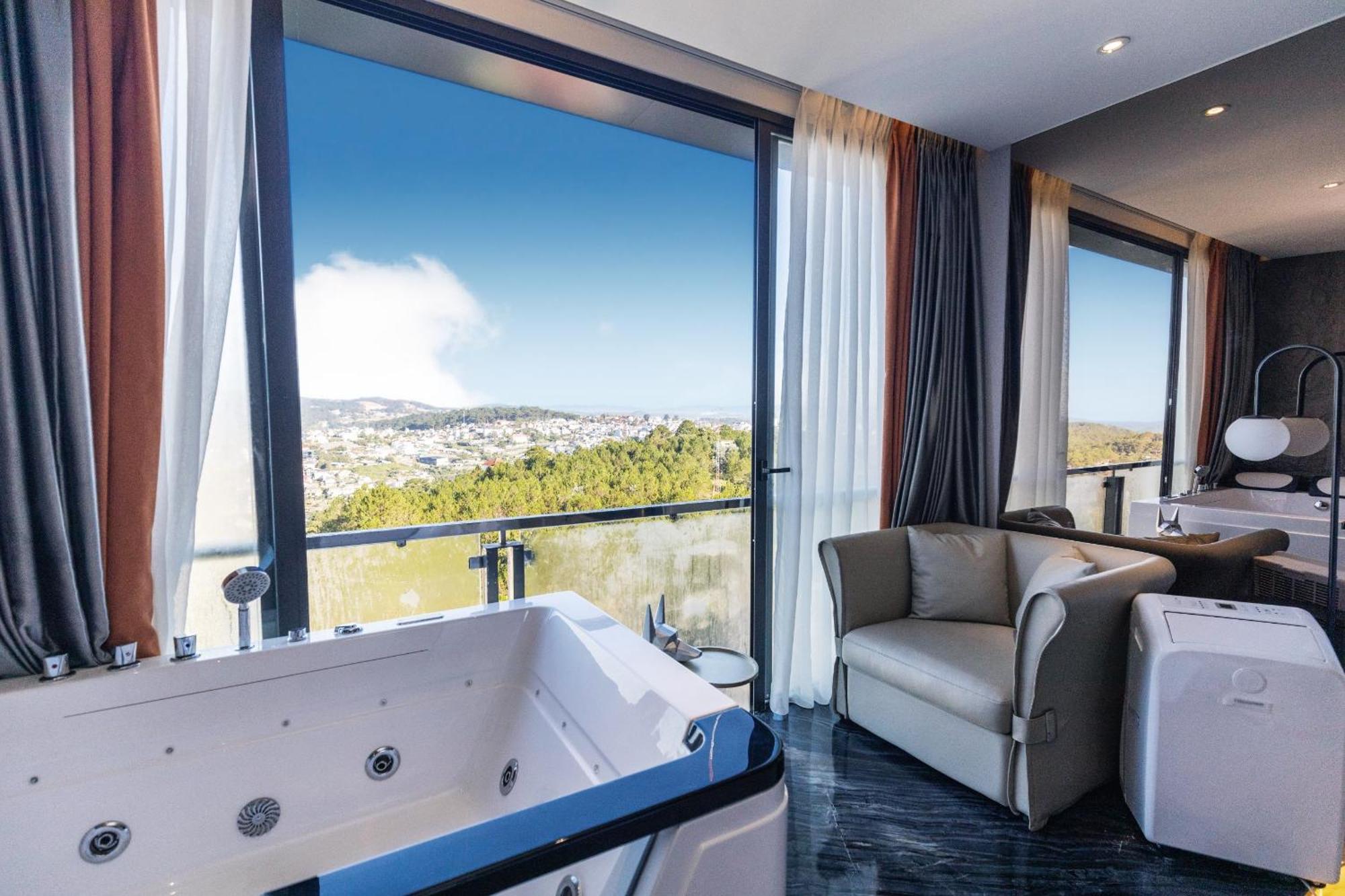 New Century Dalat Hotel Exterior photo